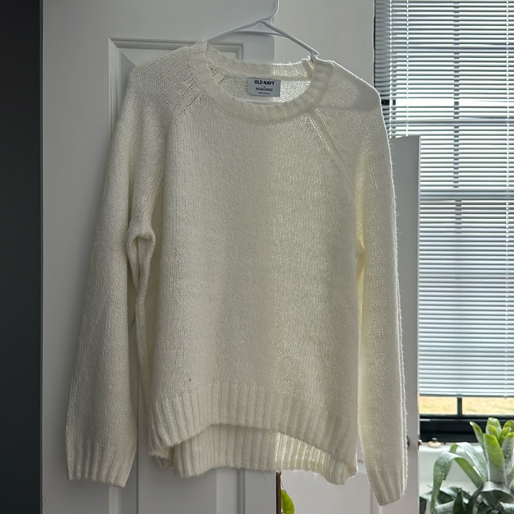 Old Navy Cream medium sweater